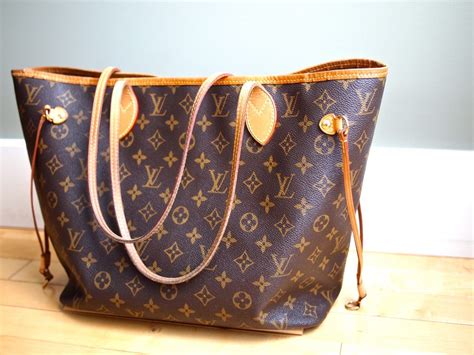 must have Louis Vuitton handbags